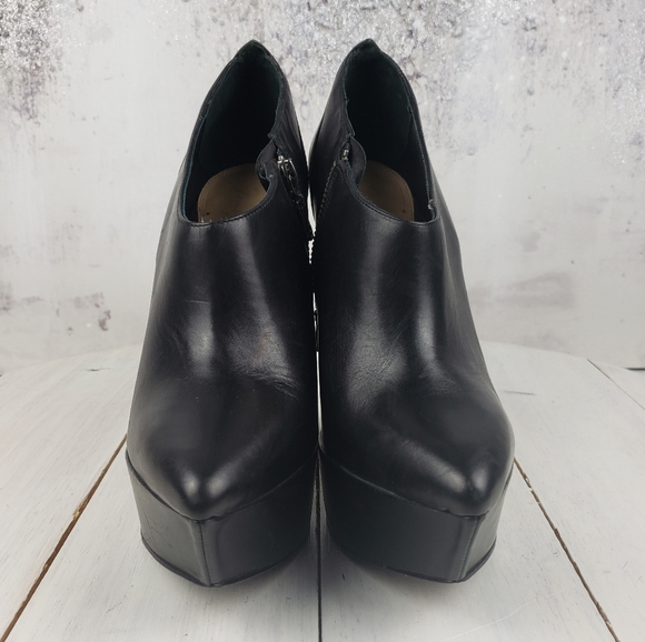 419iobe Max Azria NECI platform leather shootie bootie carved heel - Picture 2 of 15